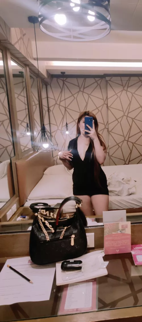 Available now walk and vcs dm me @urmamiapple by avamansanas2000