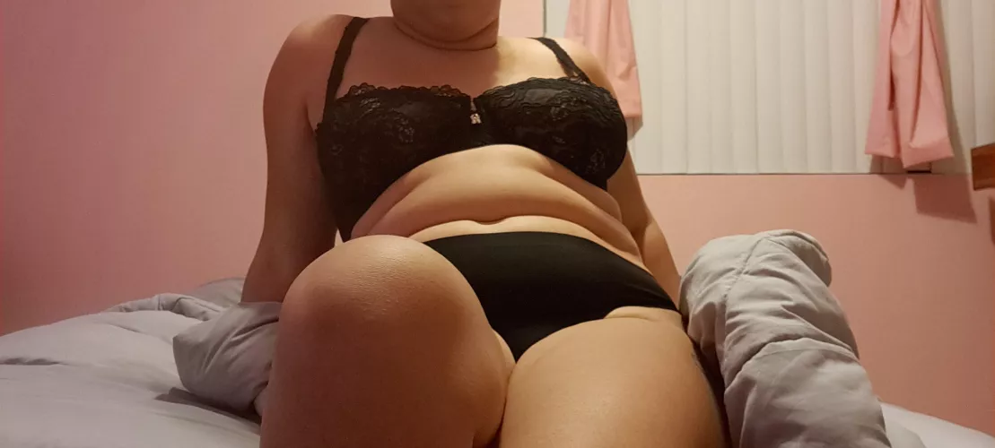 BBW in black by Ellieerotica2