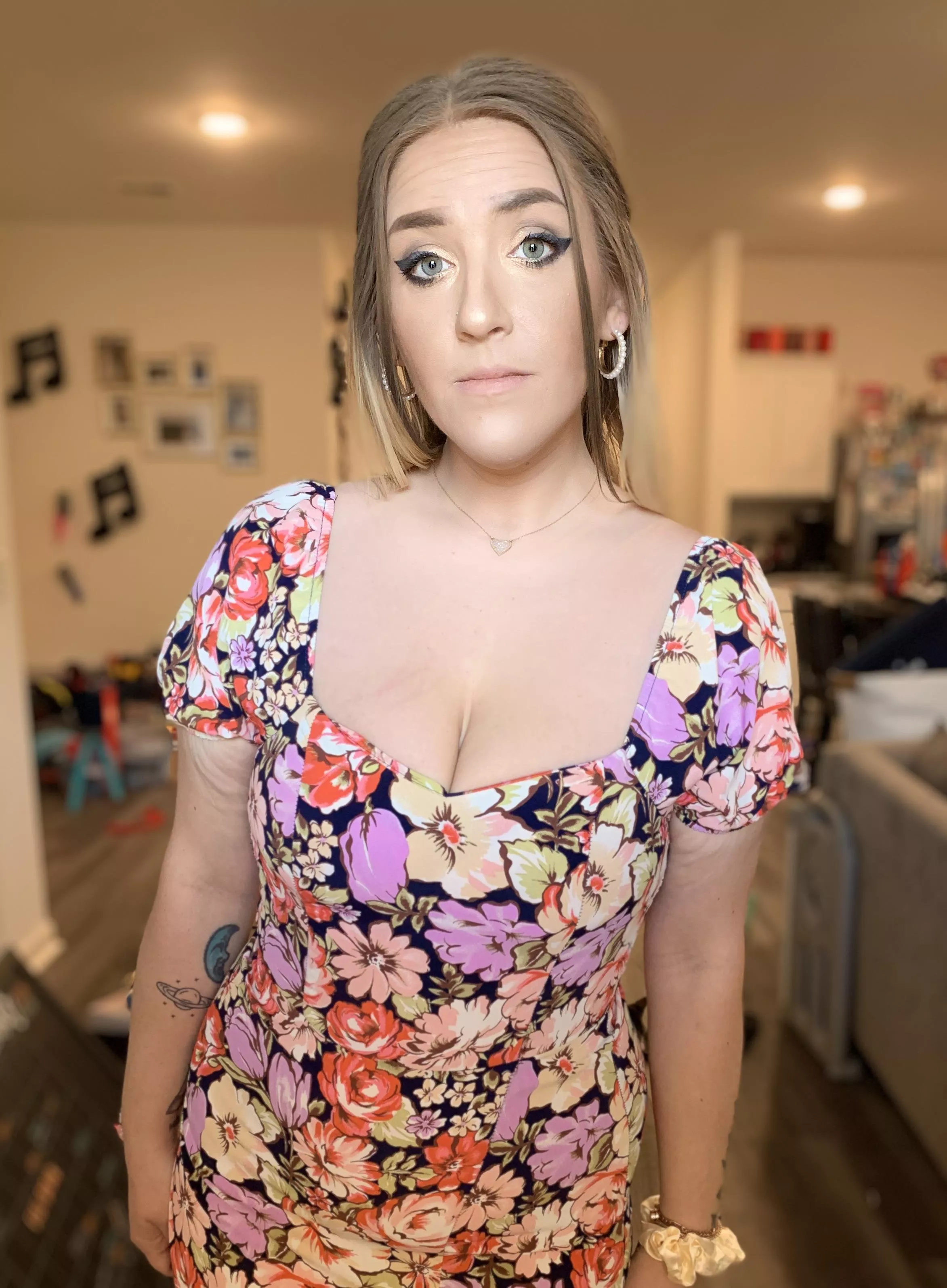 Can we have some commotion for the dress 💖 posted by BreezeLitaVIP