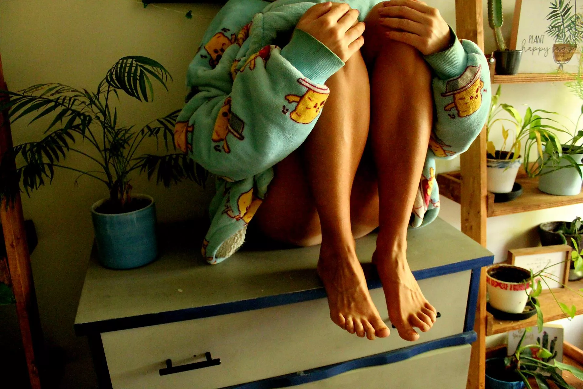 Cant get comfier then this, but I love to fool around while im comfy 🥵 posted by _KlassyKassie