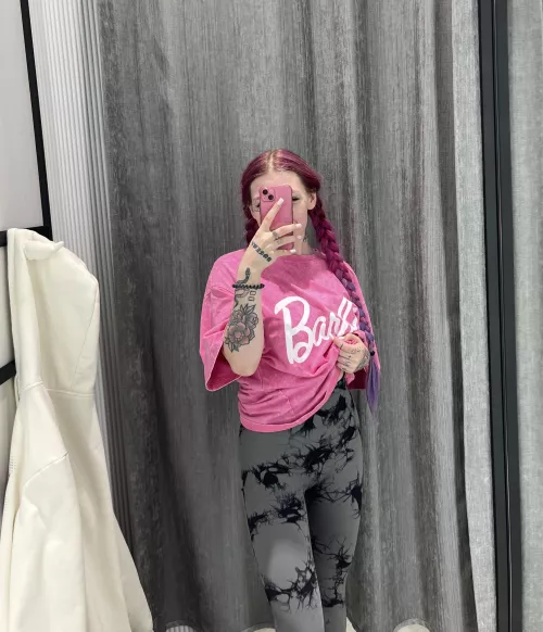 come into my locker room and stick your dick in my mouth by StrawberryJoyy