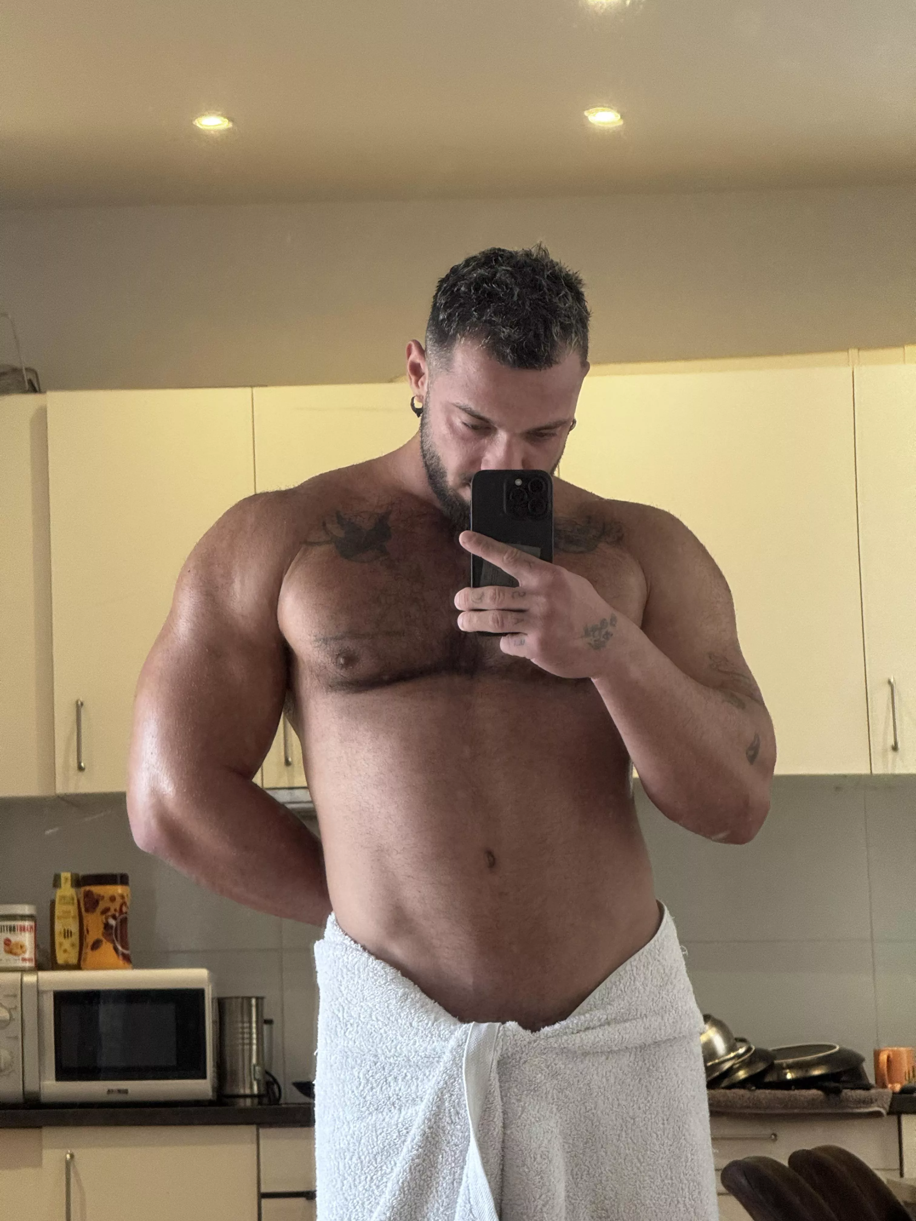 Do you like my tan 🥵 posted by Big_Nik-Fros