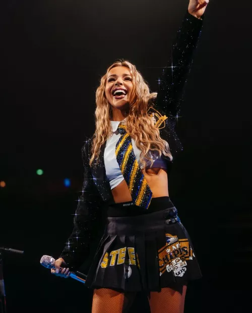 Emma Heesters by Head_Yoghurt7454