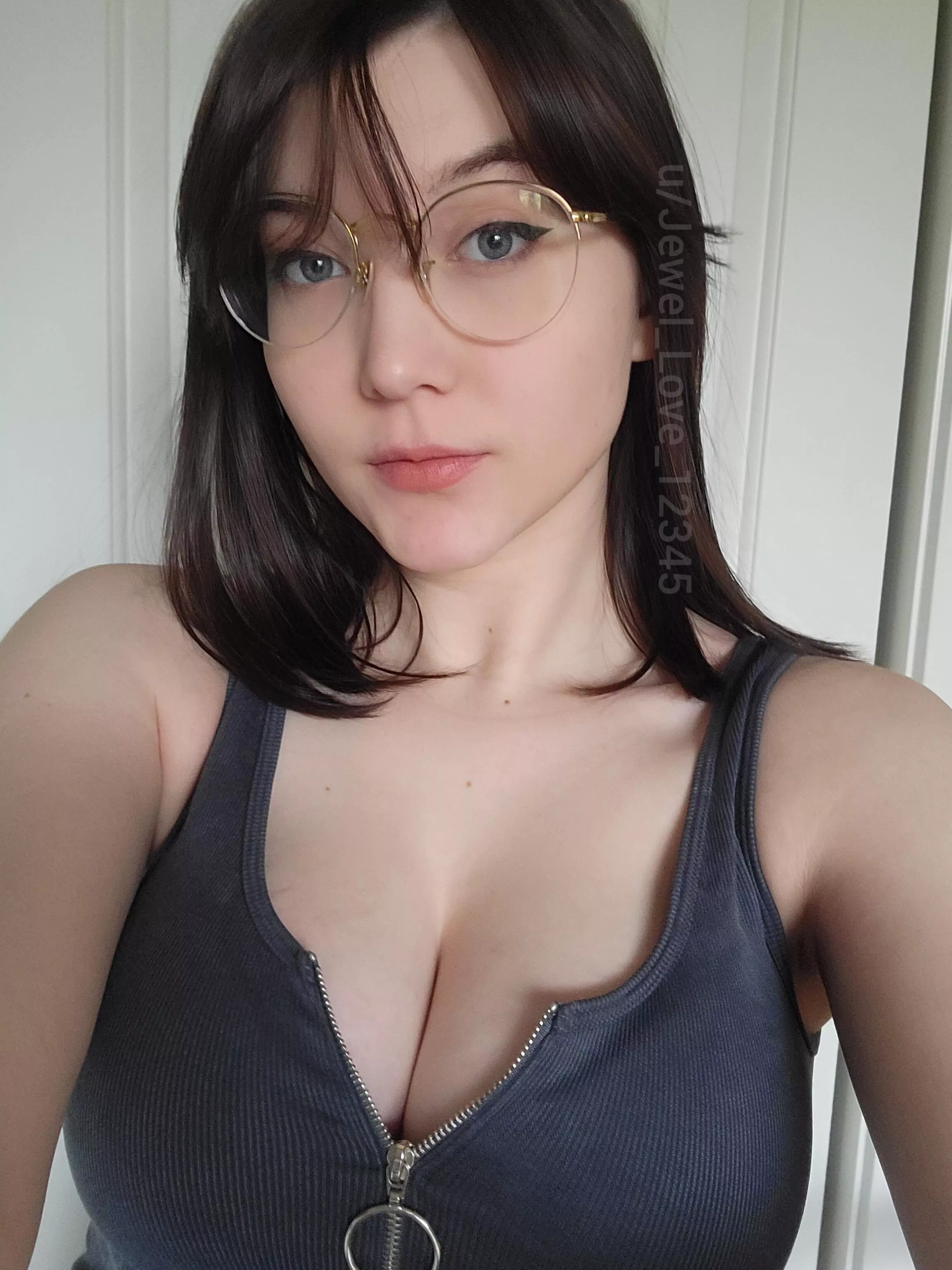 Feelin pretty cute in this pic posted by Jewel_Love_12345