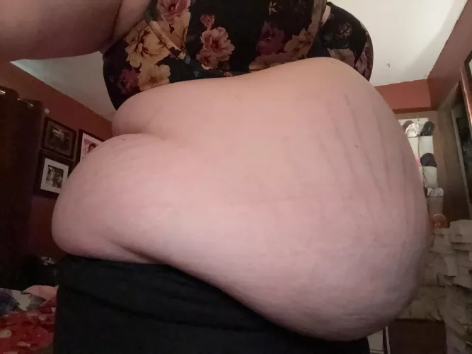 Feeling FAT after stuffing my huge belly full of McDonald’s and ice cream  by that-animalblundetto