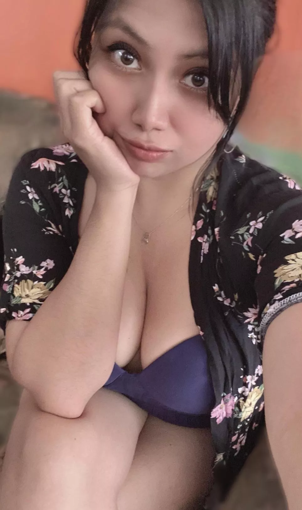 Hot weather means less clothes (f) posted by SexyAzucena