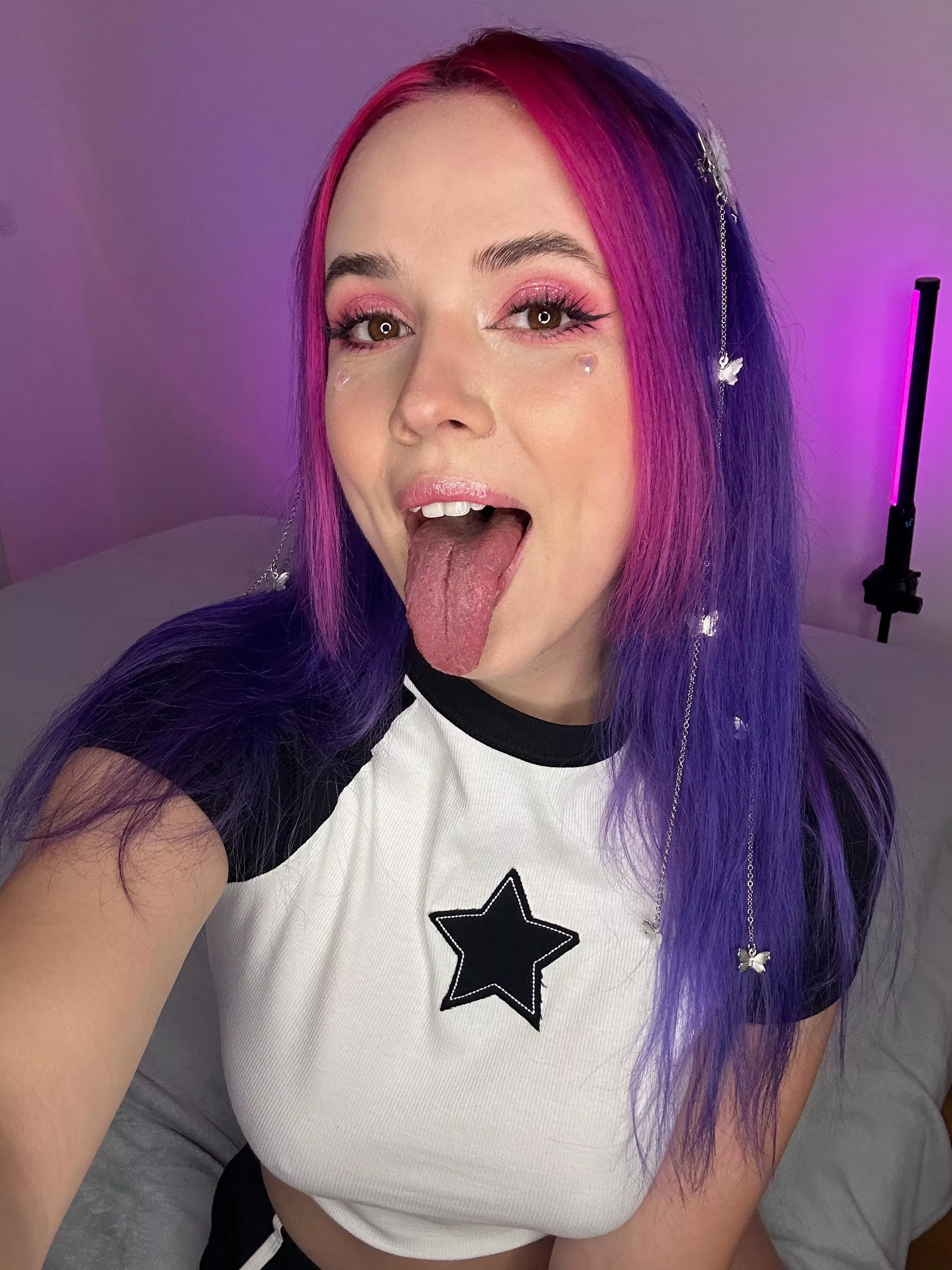 I know you wanna choke me during a blowjob posted by CharmingMistress