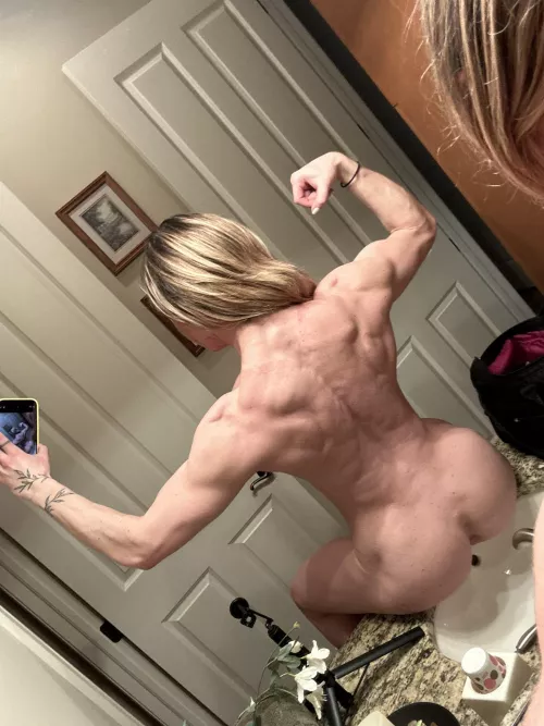 I love a fit back, how about you? by mandaiiiii