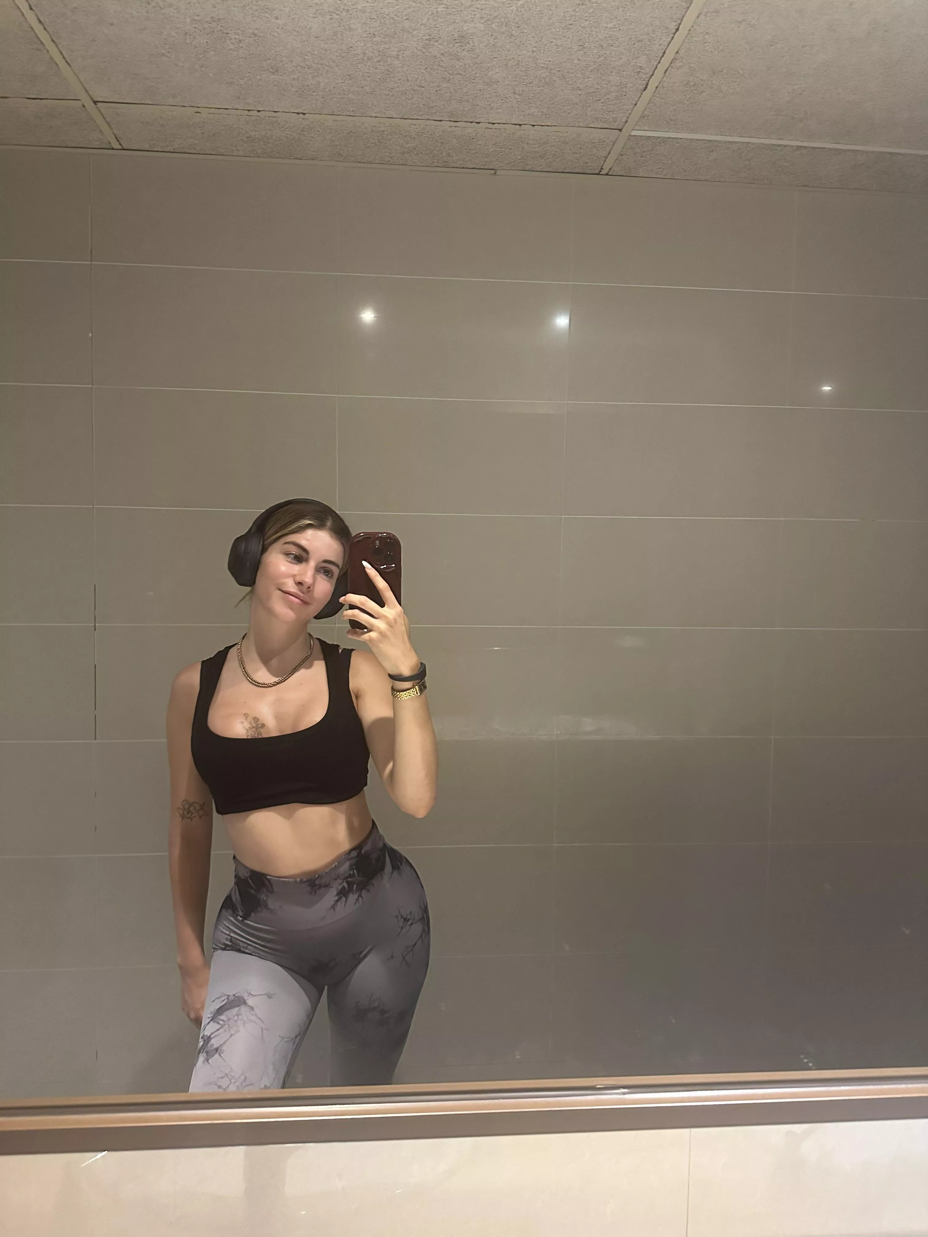 If we trained in the same gym, would you try to ask me out? posted by ginixoo