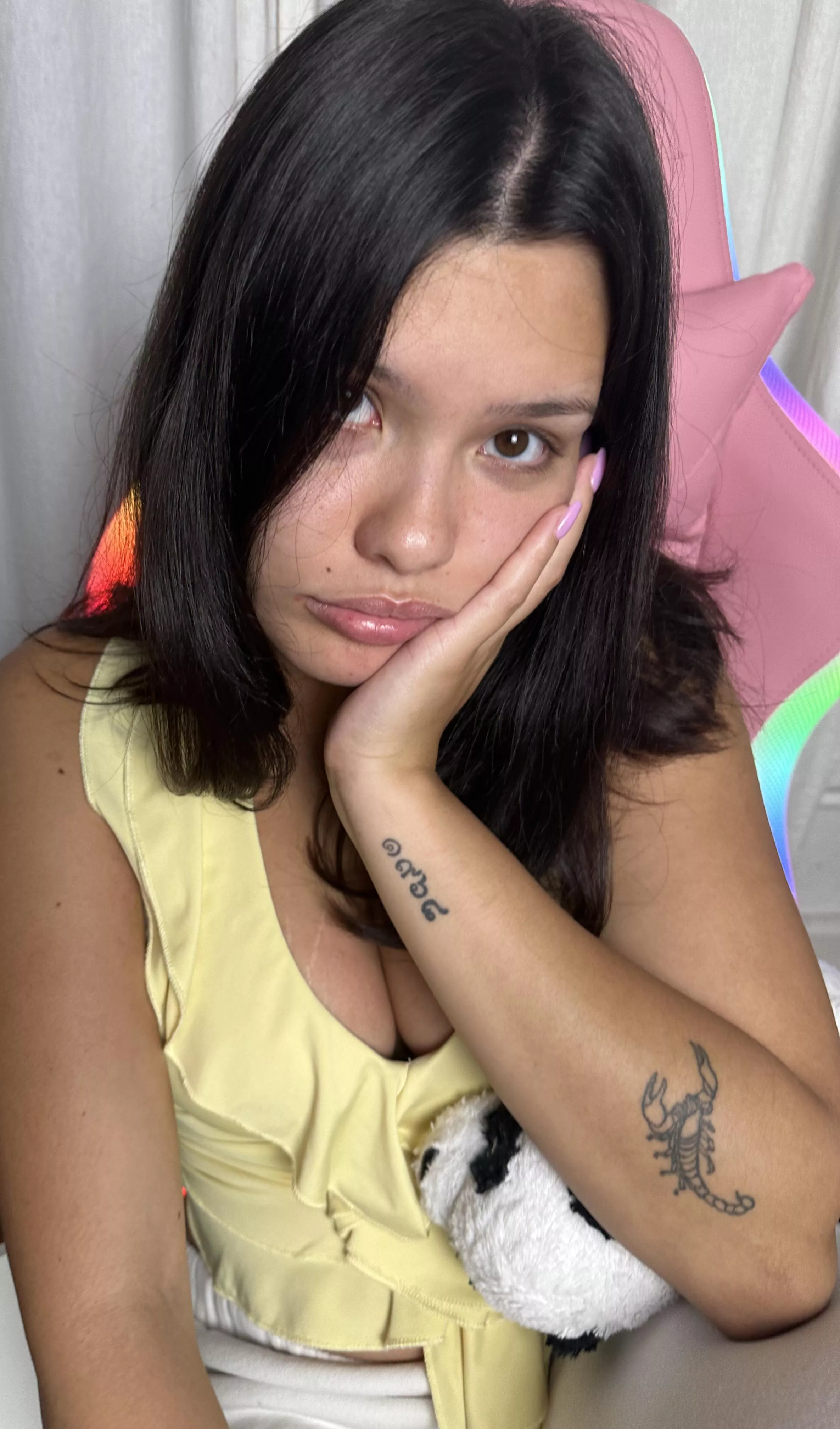 im dreaming of a cute man with a high drive 🤍🙈 posted by queeniehun