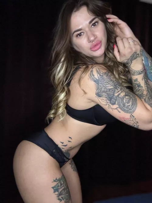 I'm exactly the milf you were looking for by camelelymommy