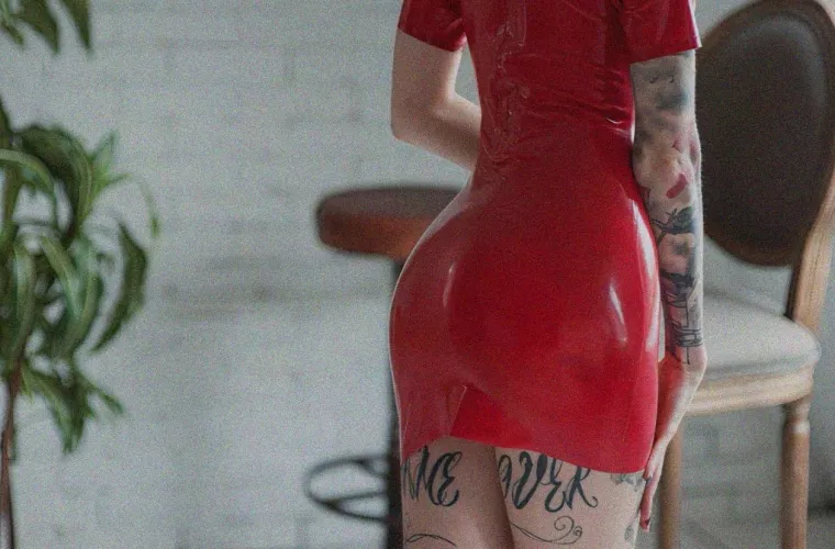 It seems my latex isn’t shiny enough—can you help me with that? by Kirsten_Glory