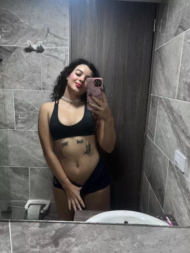 love a mirror selfie in a room no one can see me  posted by yourlittlepinkflower