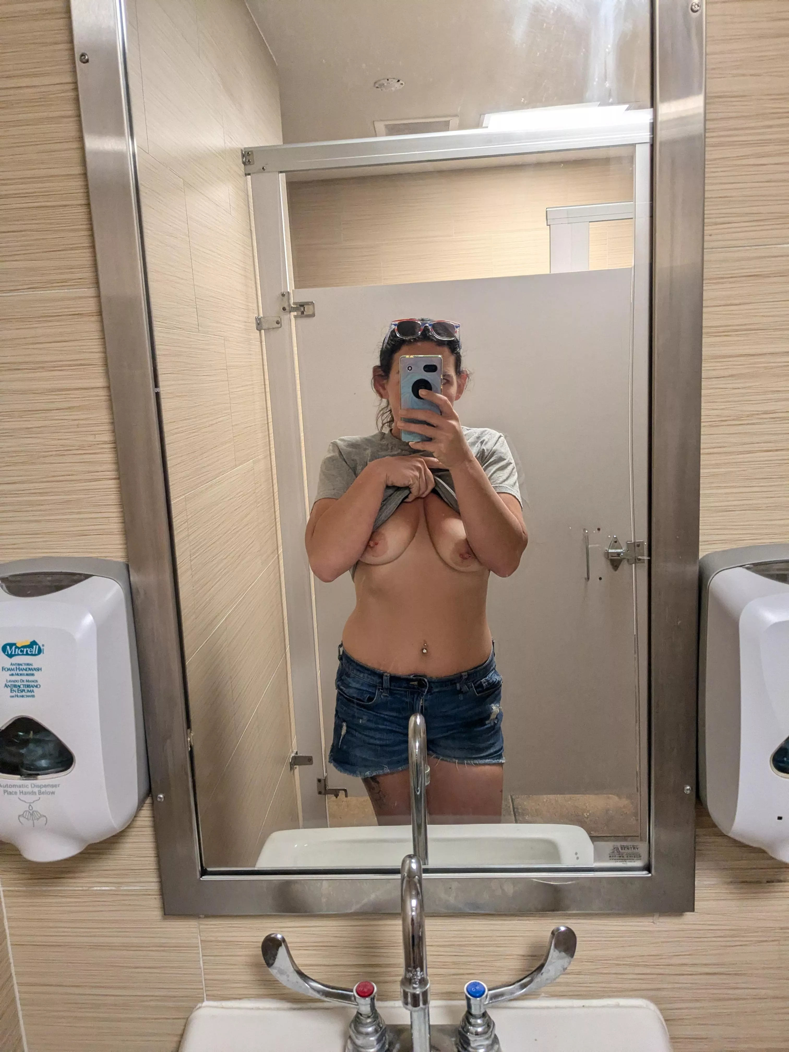 Lunch break pic posted by kandikush71