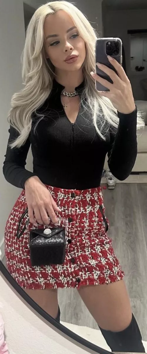 Nice Skirt by TaylorSwiftIsSexy