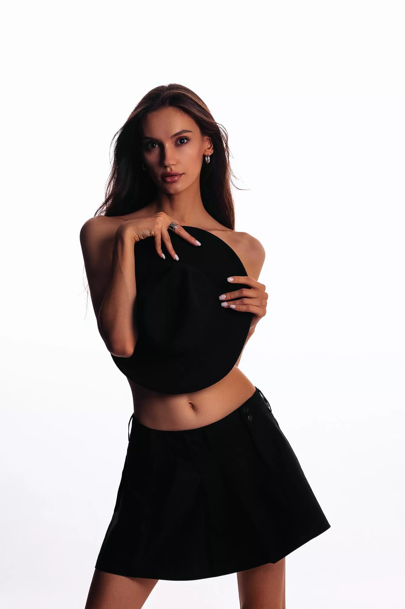 of the sexiest things left in this picture are the belly button and the legs posted by auocamille