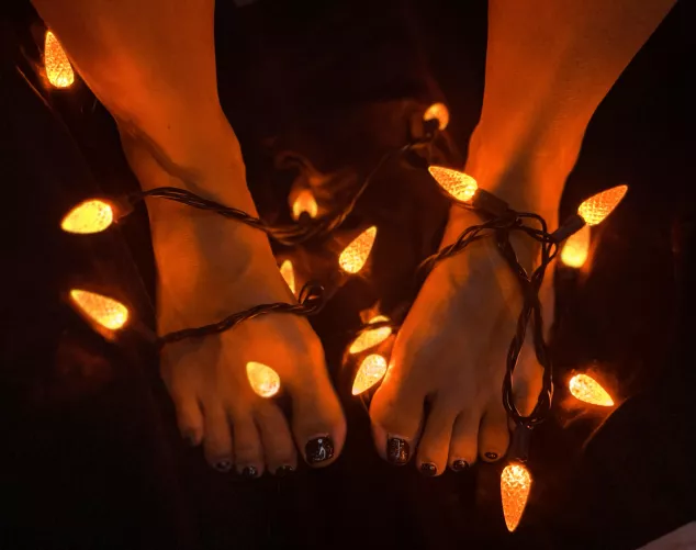 Onlyfans free page. DM me special requests. Link in comments by FlirtyFootprints888