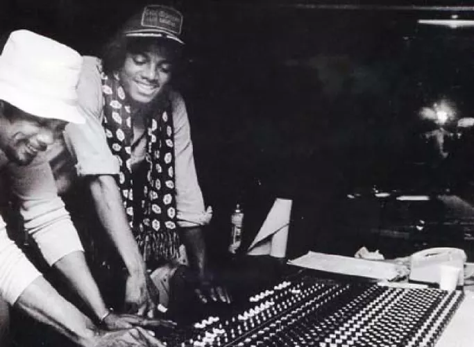 Real photo emerges of gay IDF veteran Adam Friedland in blackface by Zachabuchis