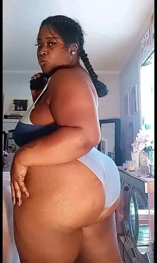 Sexy Auntie  by LLCoolEddie72