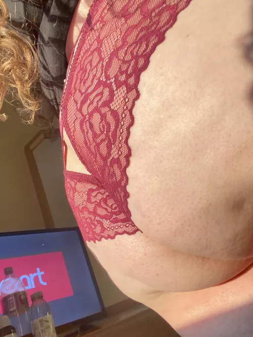 So fat and spankable  by Matureannabbw