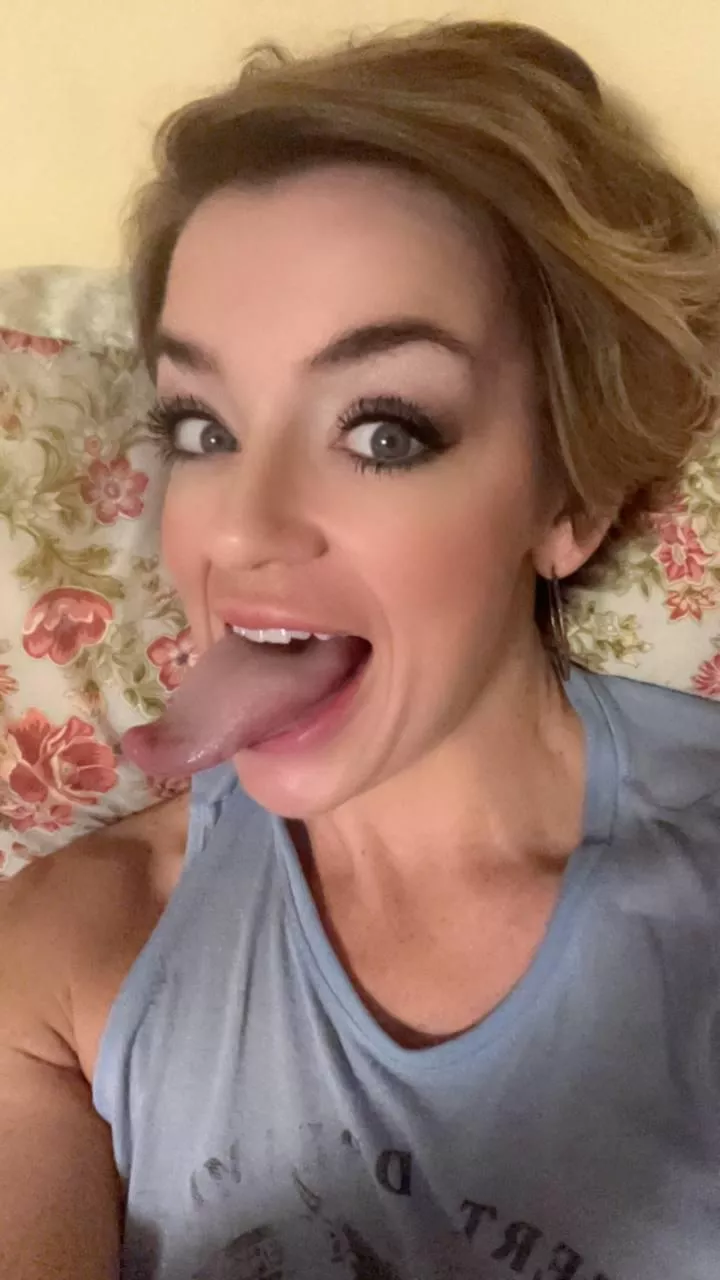 stroke and pull on it posted by SashaSins555