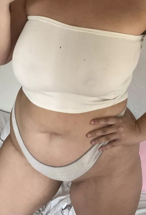 Thong cant hold this chabby belly by _Ameriya_