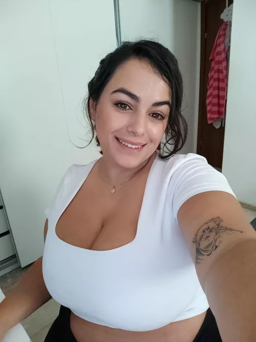 Would you play with my fat rolls by St3phlynnnxx