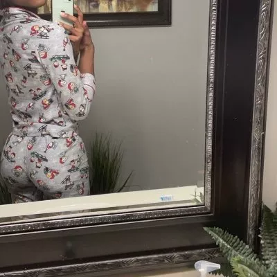 (18) anyone (who isn't black) with a monster cock hmu posted by ren_gotafatty