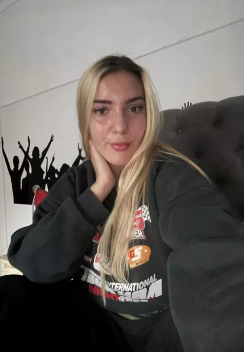 19 F here, what’s your favorite way to spend time with someone younger? by dazzlingChristine