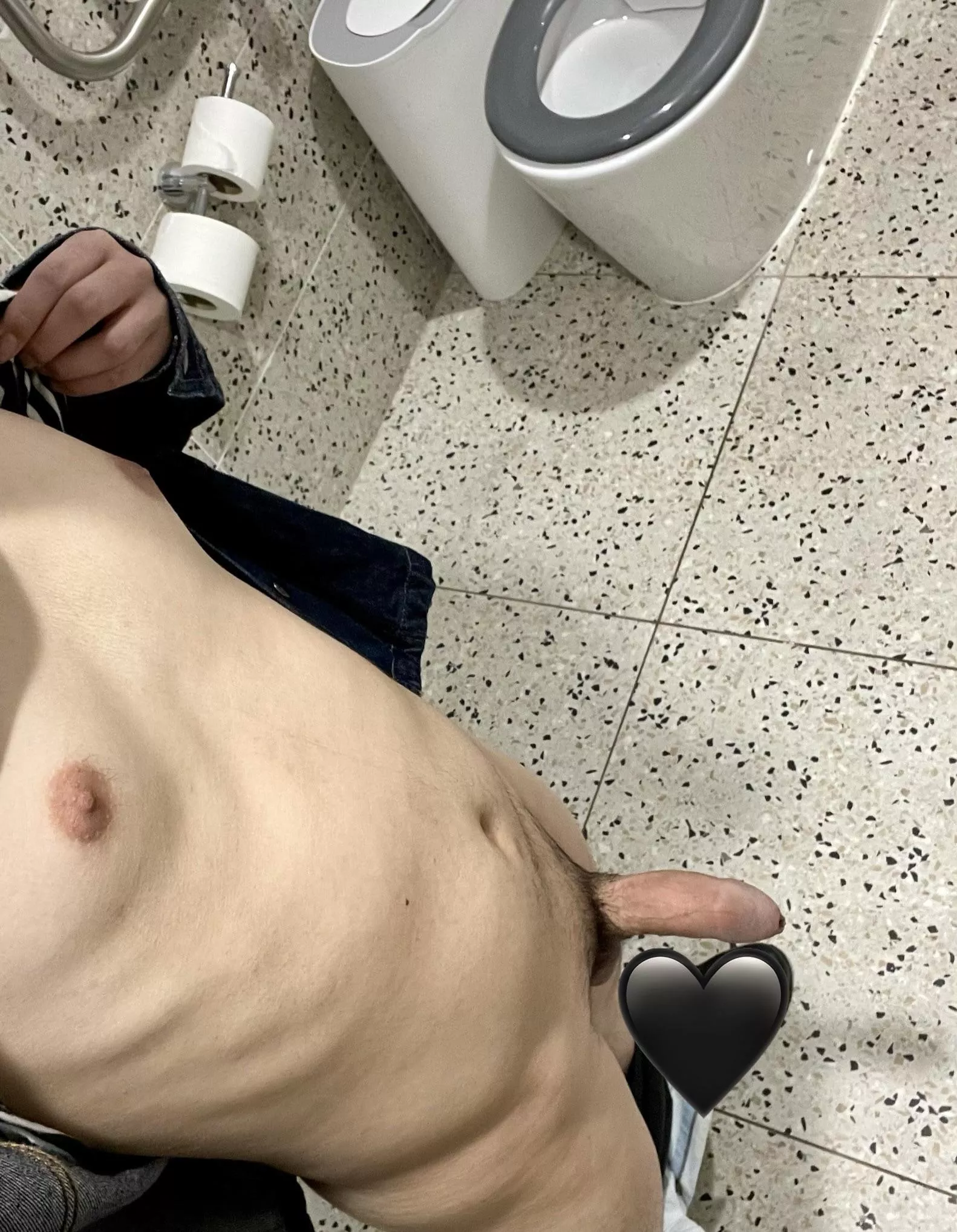 19M horny in public toilets thinking about rewards 😍😩 posted by InvestingMindset88