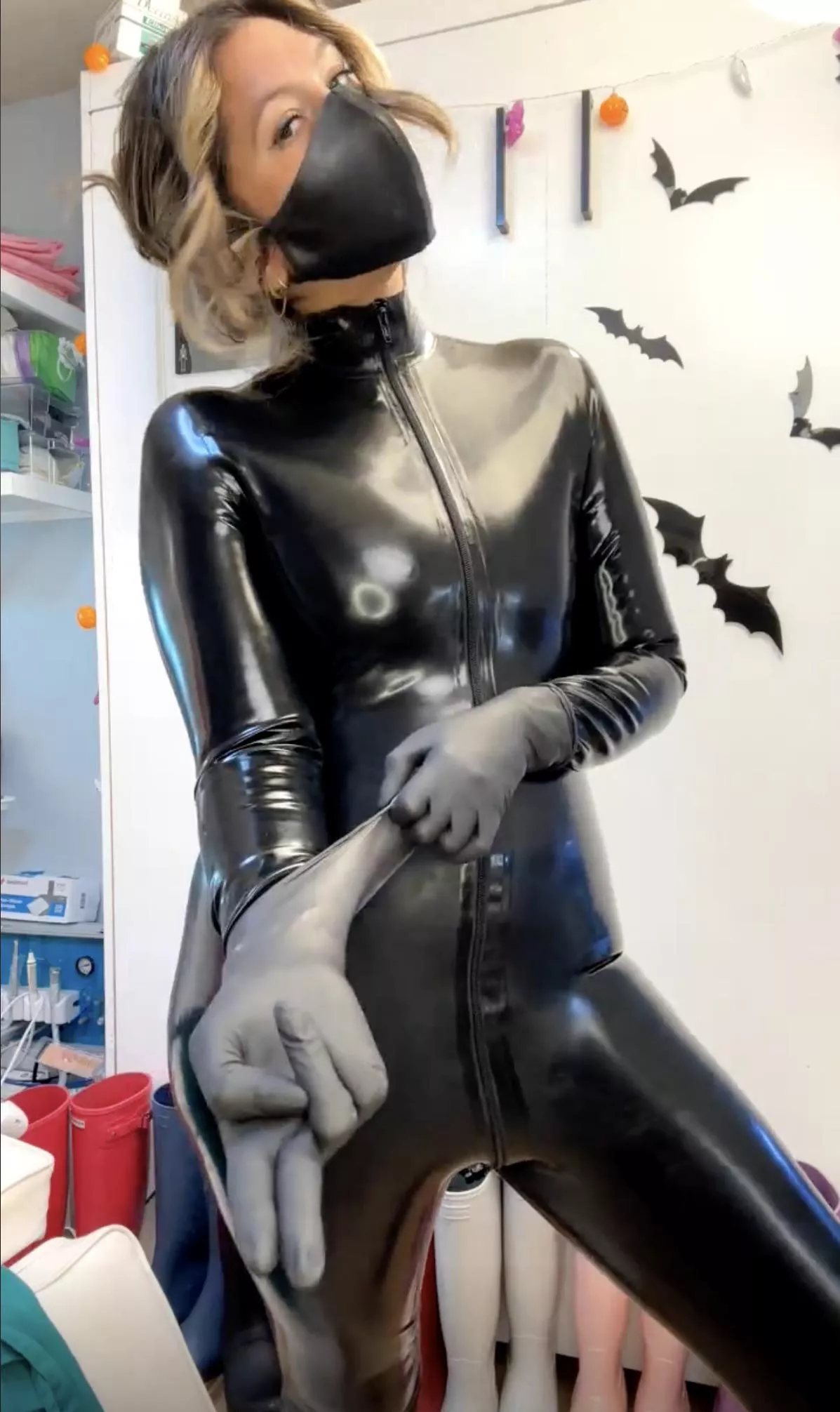 Bend over  posted by Lunarose9292