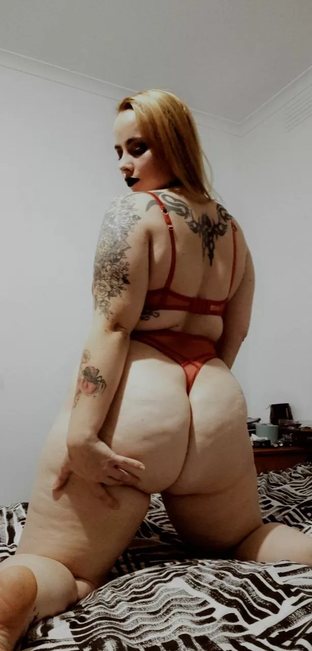 Black lipstick and red lingerie the perfect combo  posted by Miss_Lyra_Onyx