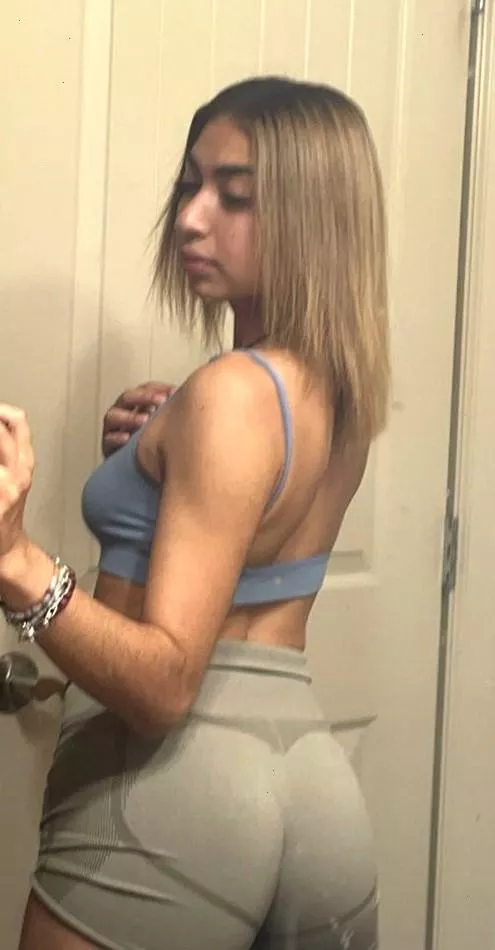 blonde girls who wear blue are the hottest  posted by DrinkSuccessful3758