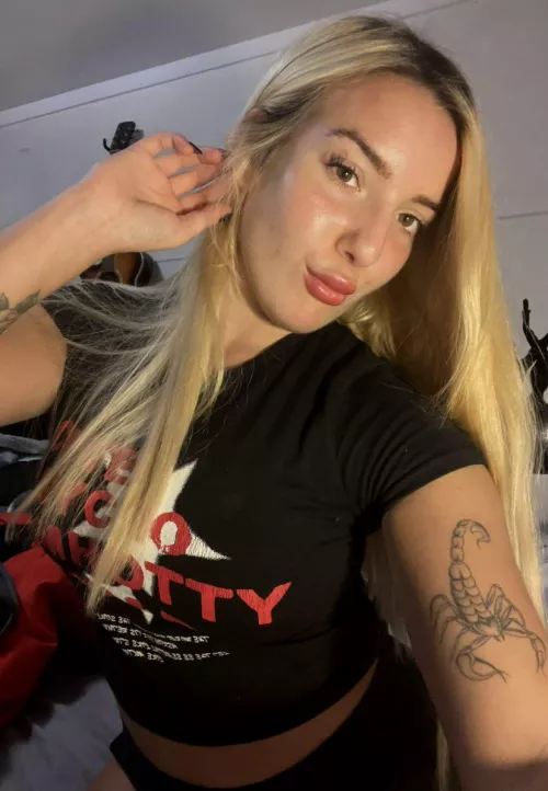 Ever found yourself teaching a 19 F something she’s never tried before? by KendraLuv_94