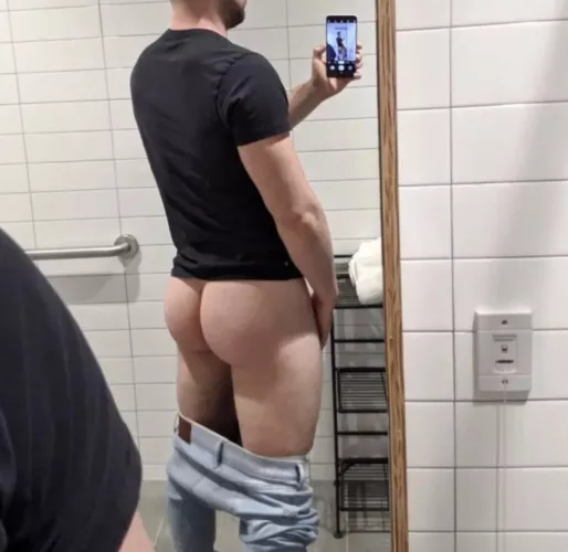 Fat rugby butt by winnyed