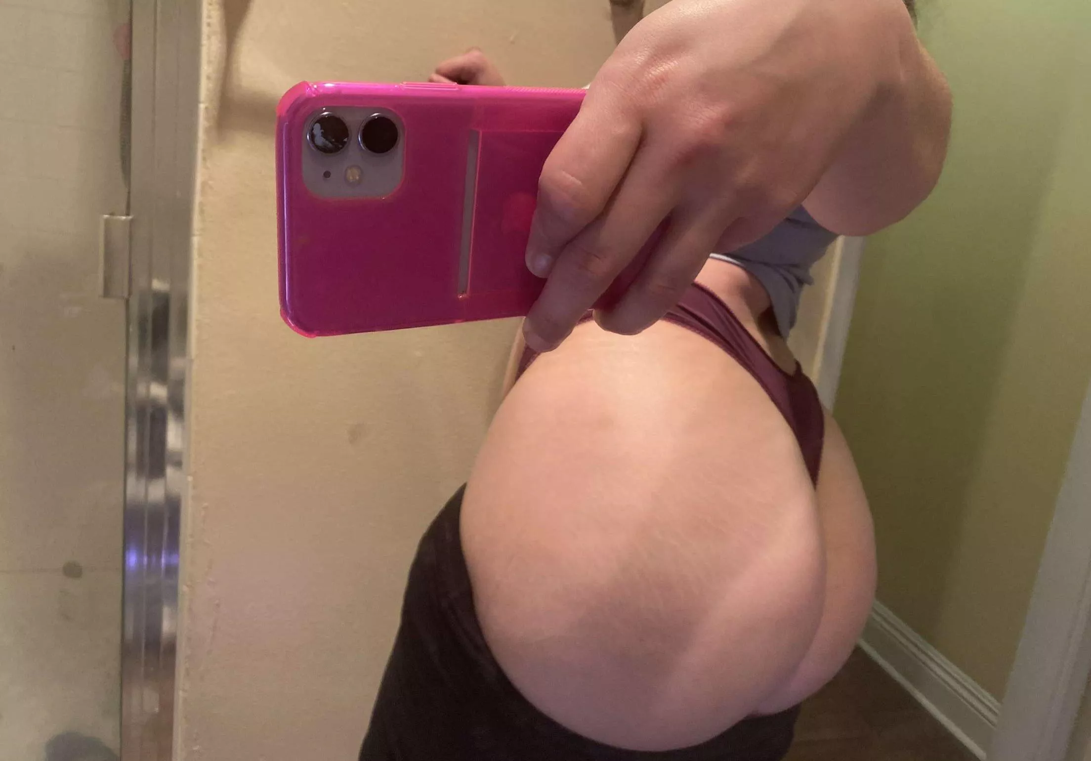 Game 5 let’s go Dodgers 🤞🫶 posted by TipsyKatt_