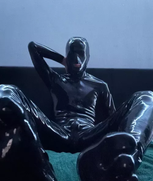 Get over here and start shining. If you do good you might get a reward 😈 by KinkyD99