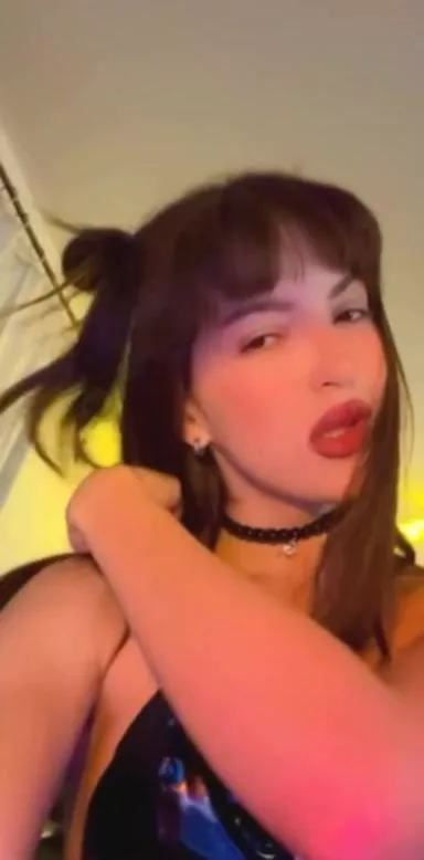 Give me an honest rating from 1-10🙈! posted by FlirtyInnocence