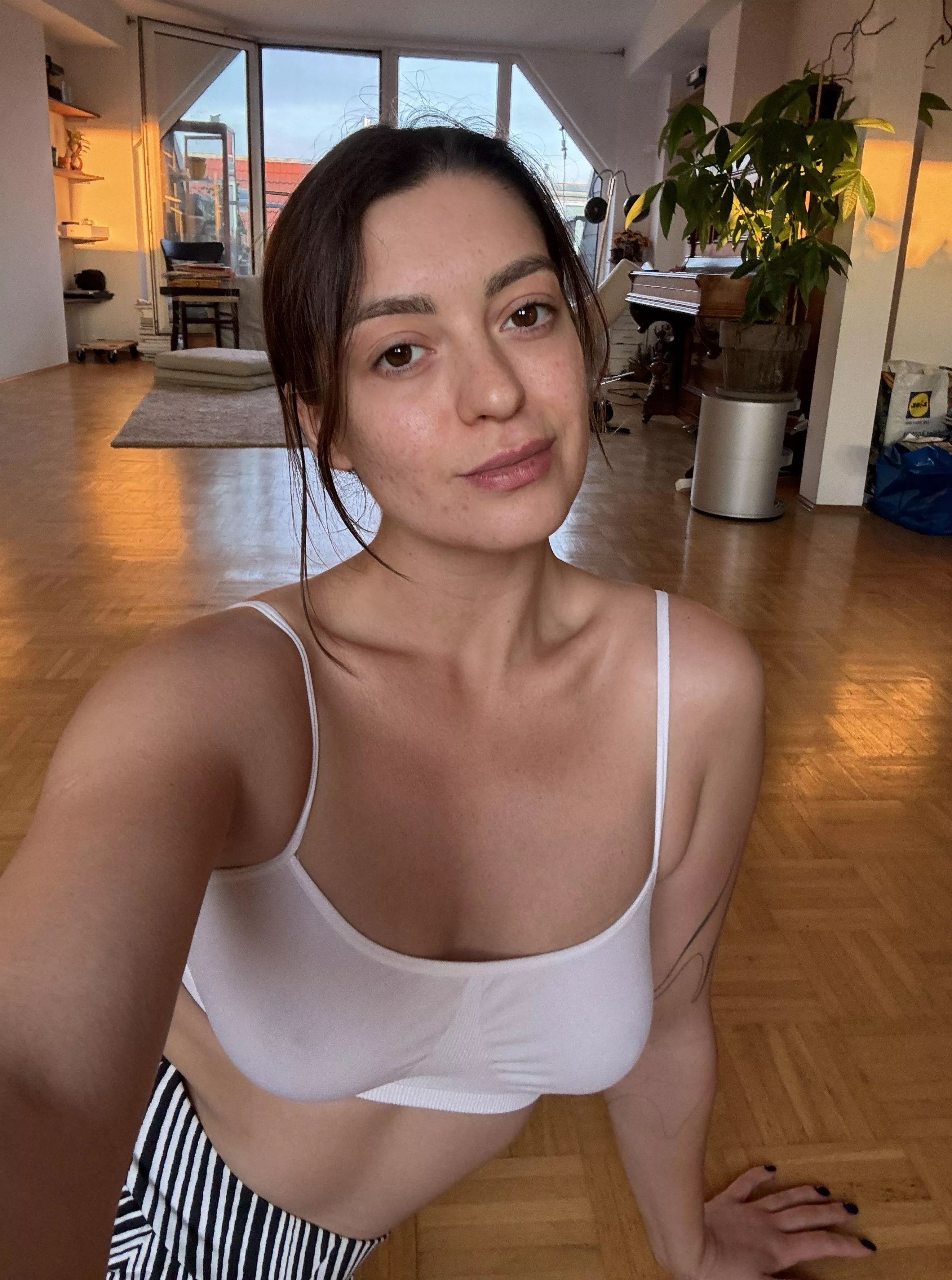 hometownhottie posted by goldennluminous