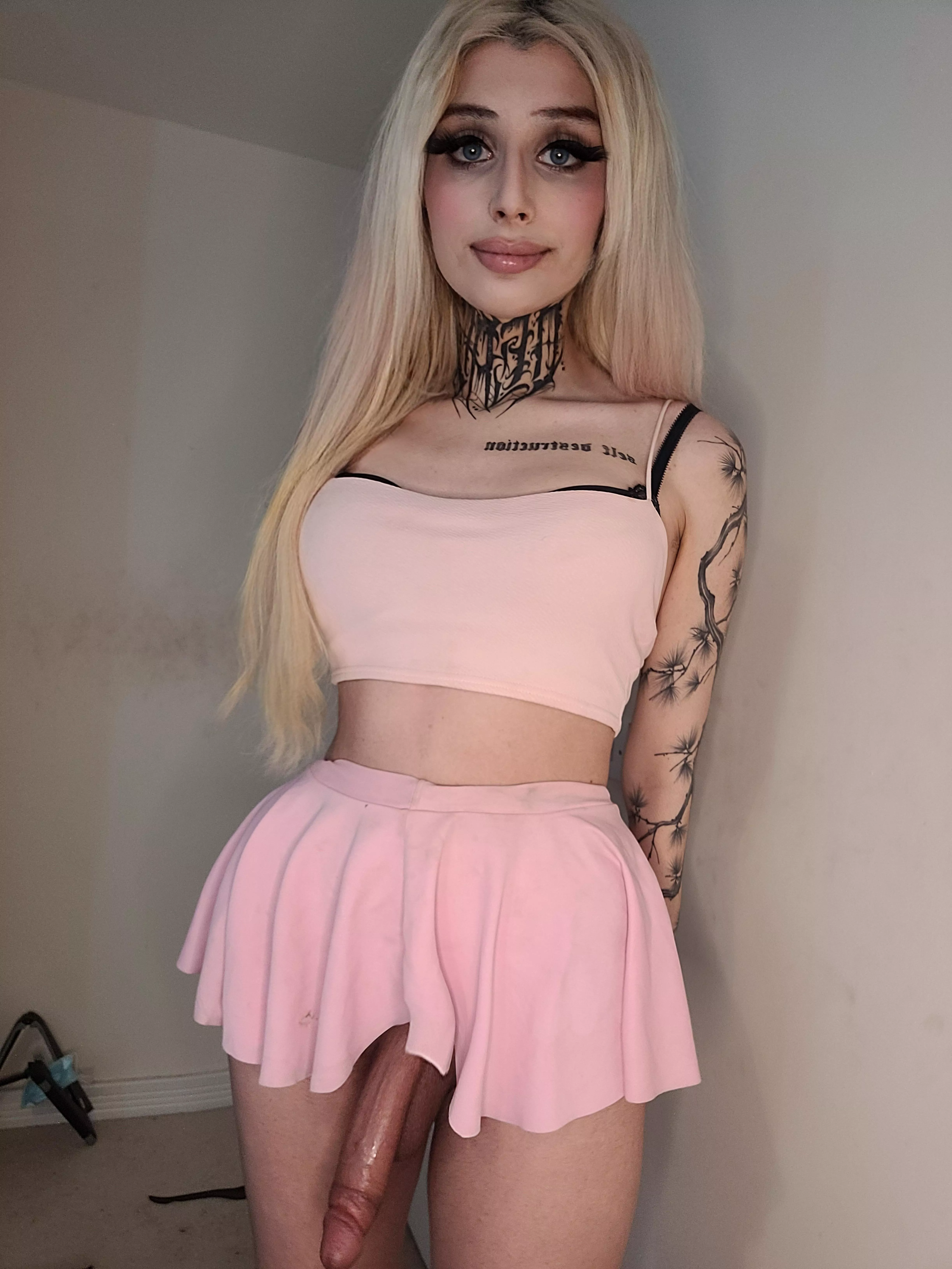 I need a someone who will always suck me off when I am wearing short skirts, is that you? posted by PrincessOfVenusX