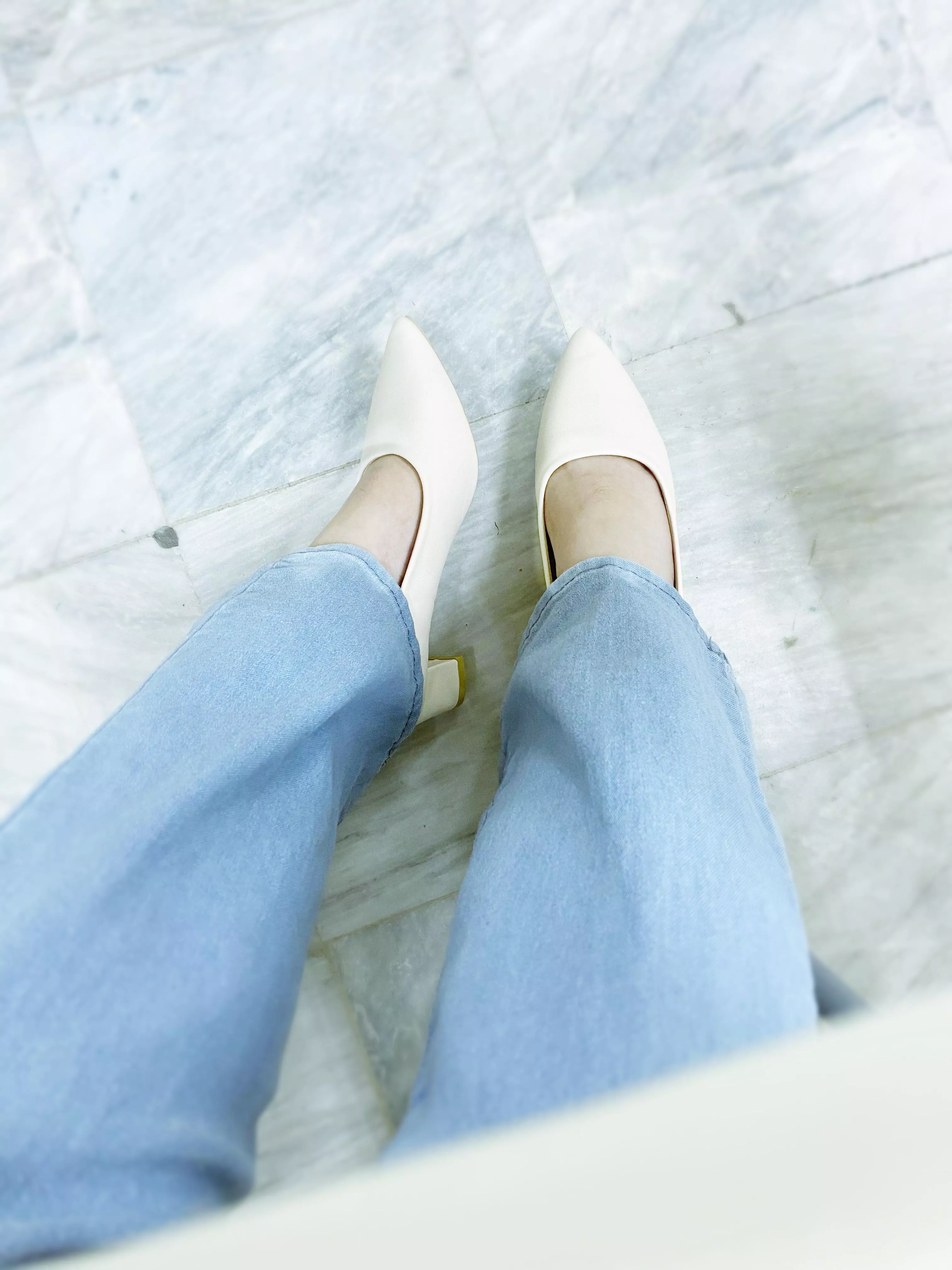 i only accept feet worship through cash 😌✨ posted by thisasianbunny