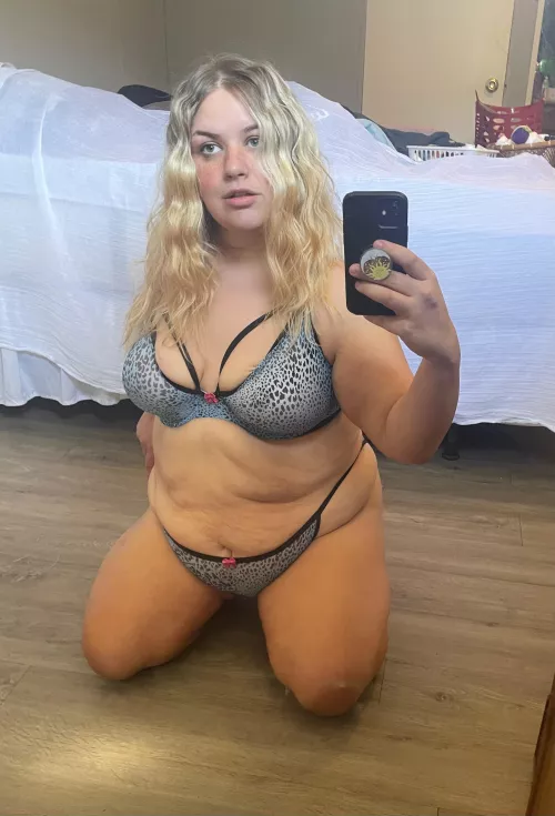 Jamming to some Gorija and getting ready for the day   by piscesshamrock