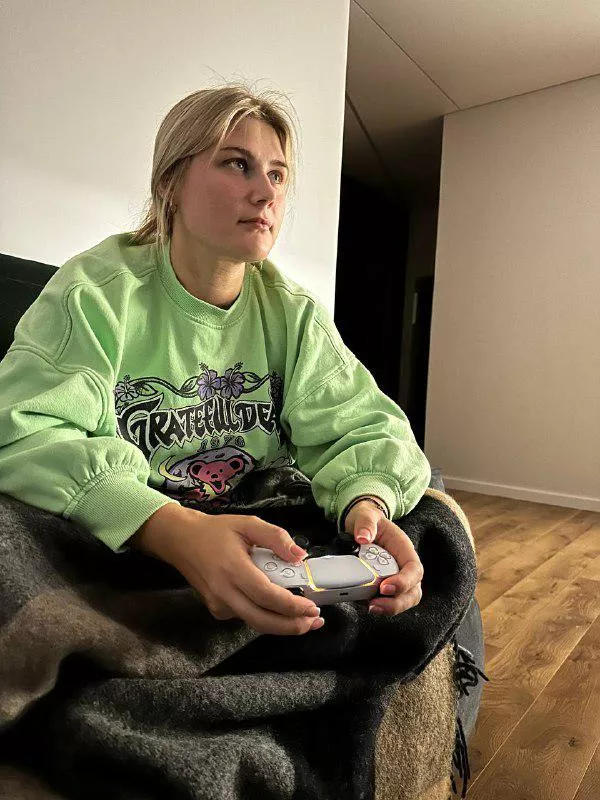 Join me then later I'll join you and play with you posted by freidajada