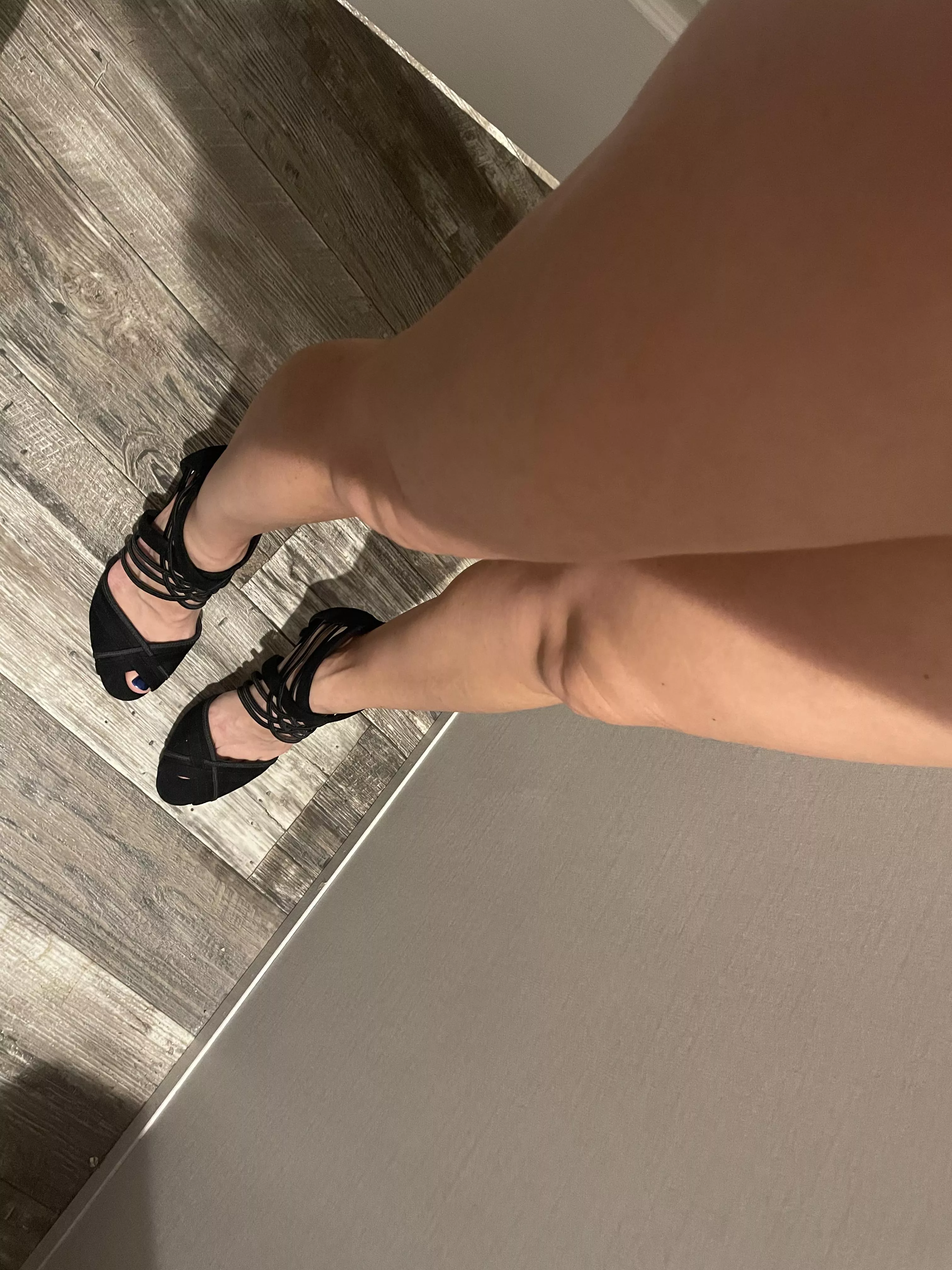 Like my heels  posted by Deezfeet22