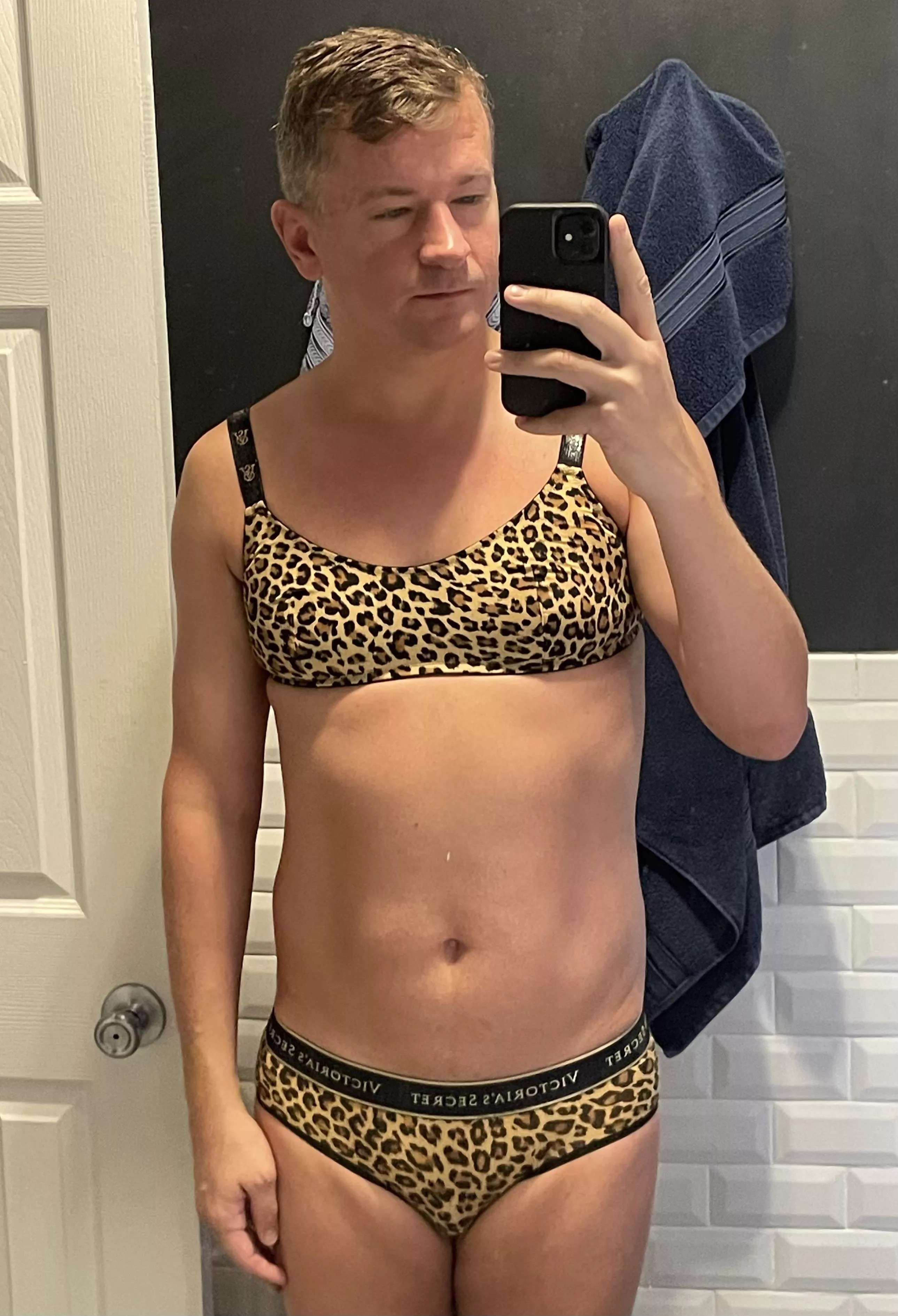 Matching set 🥰 posted by Adventurous-Pie-3772