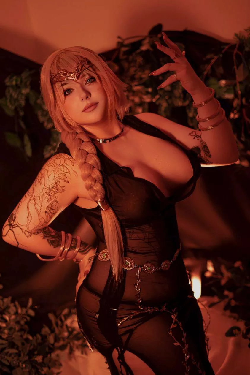 My Queen Mariika cosplay (Kuroitsune)  posted by Kuroxkitsune