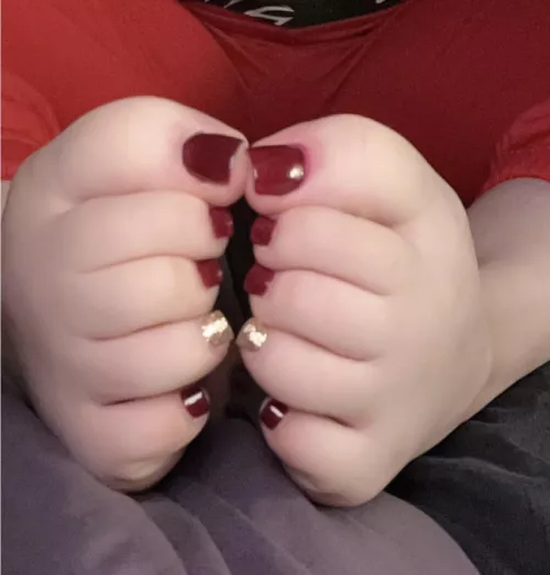 New pedicure, taking applications for taste testers. 😏 by XXXSweetFeetTreatXXX