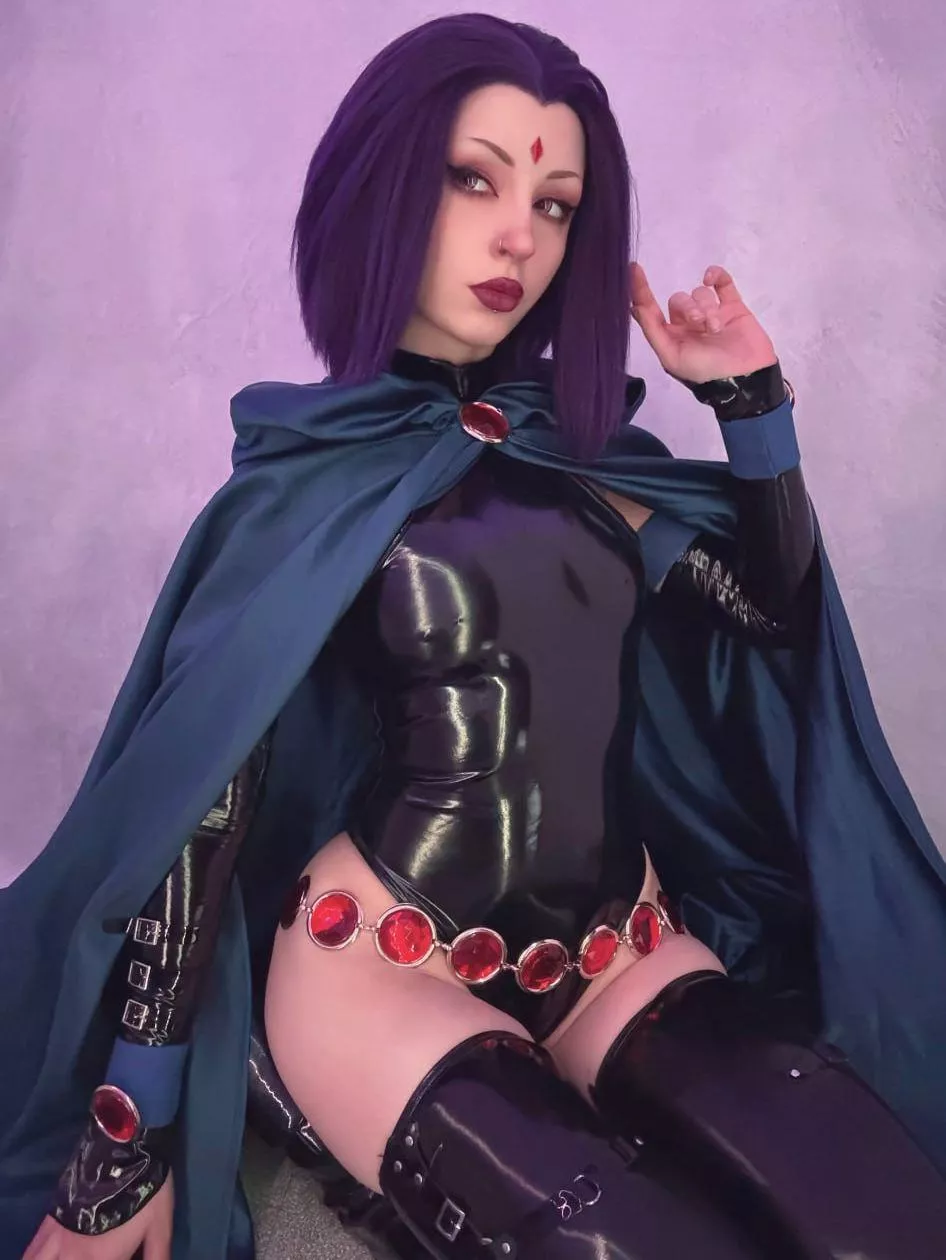 Raven cosplay by (Shiroktsne)  posted by Weird-Doughnut7002