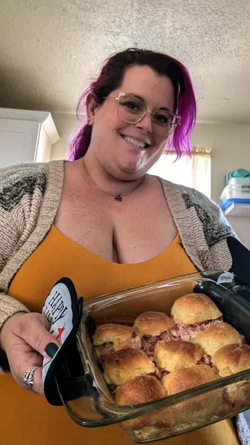 Sliders for dinner! by noseyhistorian