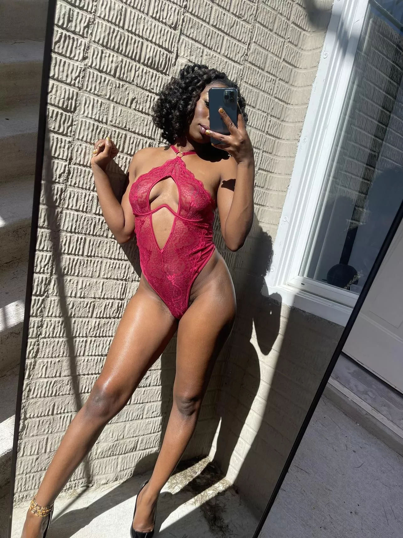 Tell princess you love her…in cash 💵  posted by DominaSolace